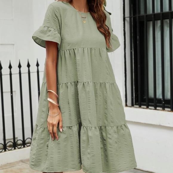 SHEIN Dresses & Skirts - Green Tiered Flowy Dress